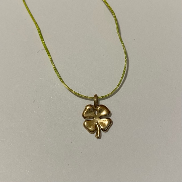 10K Yellow Gold 4 Leaf Clover on Green Cord Necklace - Picture 2 of 9